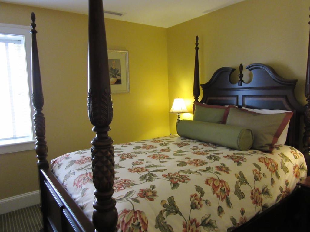 The Lodge Alley Inn Charleston Exterior photo
