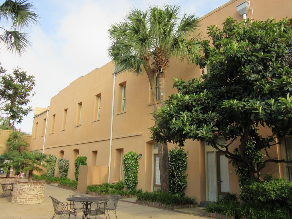 The Lodge Alley Inn Charleston Exterior photo