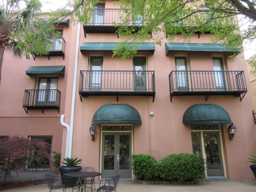 The Lodge Alley Inn Charleston Exterior photo