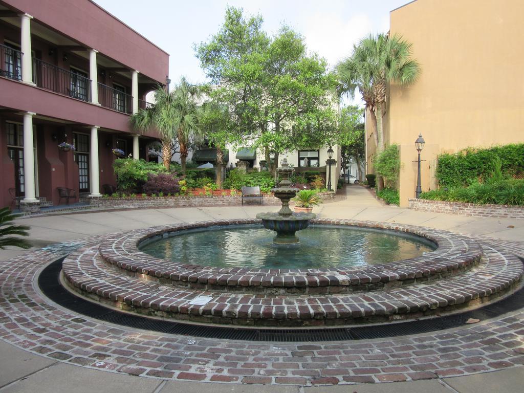The Lodge Alley Inn Charleston Exterior photo